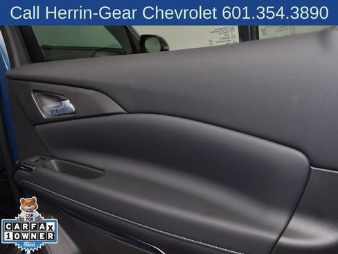 Used 2025 Chevrolet Traverse LT FWD image 21