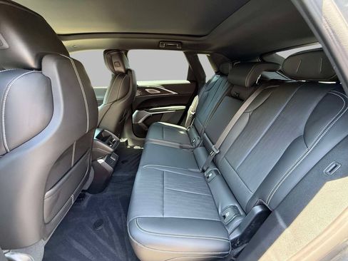 Used 2023 Cadillac Lyriq 2WD image 19