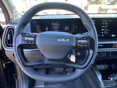 New 2026 Kia Sorento LX FWD image 16