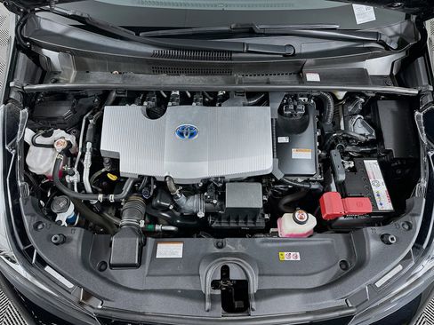 Used 2021 Toyota Prius LE image 31