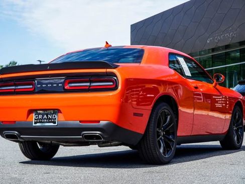 Used 2018 Dodge Challenger SXT w/ Blacktop Package RWD image 13