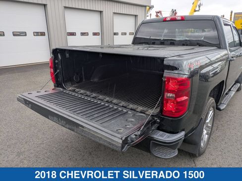 Used 2018 Chevrolet Silverado 1500 Custom w/ Custom Value Package AWD/4WD image 31
