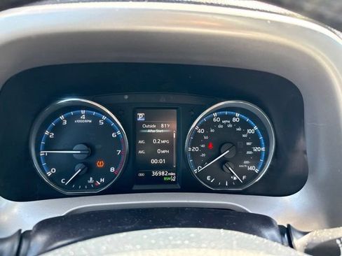 Used 2018 Toyota RAV4 Limited AWD/4WD image 12