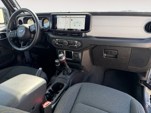 Used 2024 Jeep Wrangler Sport image 10