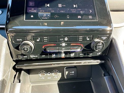 New 2025 Jeep Grand Cherokee Laredo image 19