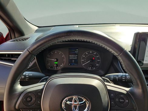 Used 2023 Toyota Corolla Cross AWD Hybrid w/ Moonroof Package image 15