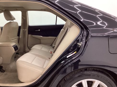 Used 2014 Toyota Camry XLE image 22