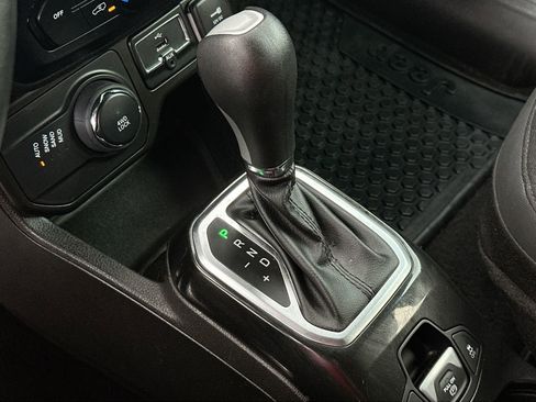 Used 2022 Jeep Renegade Altitude image 20