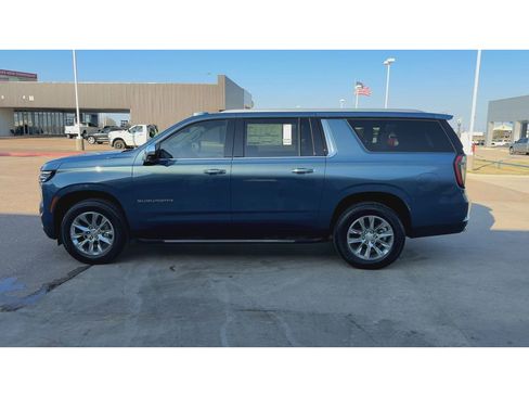 New 2026 Chevrolet Suburban Premier image 5