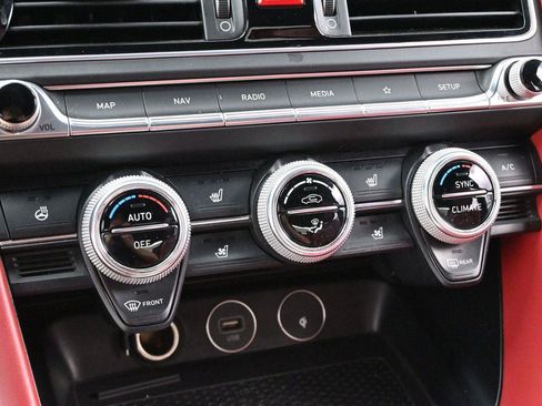 Used 2023 Genesis G70 3.3T w/ Sport Prestige Package RWD image 23