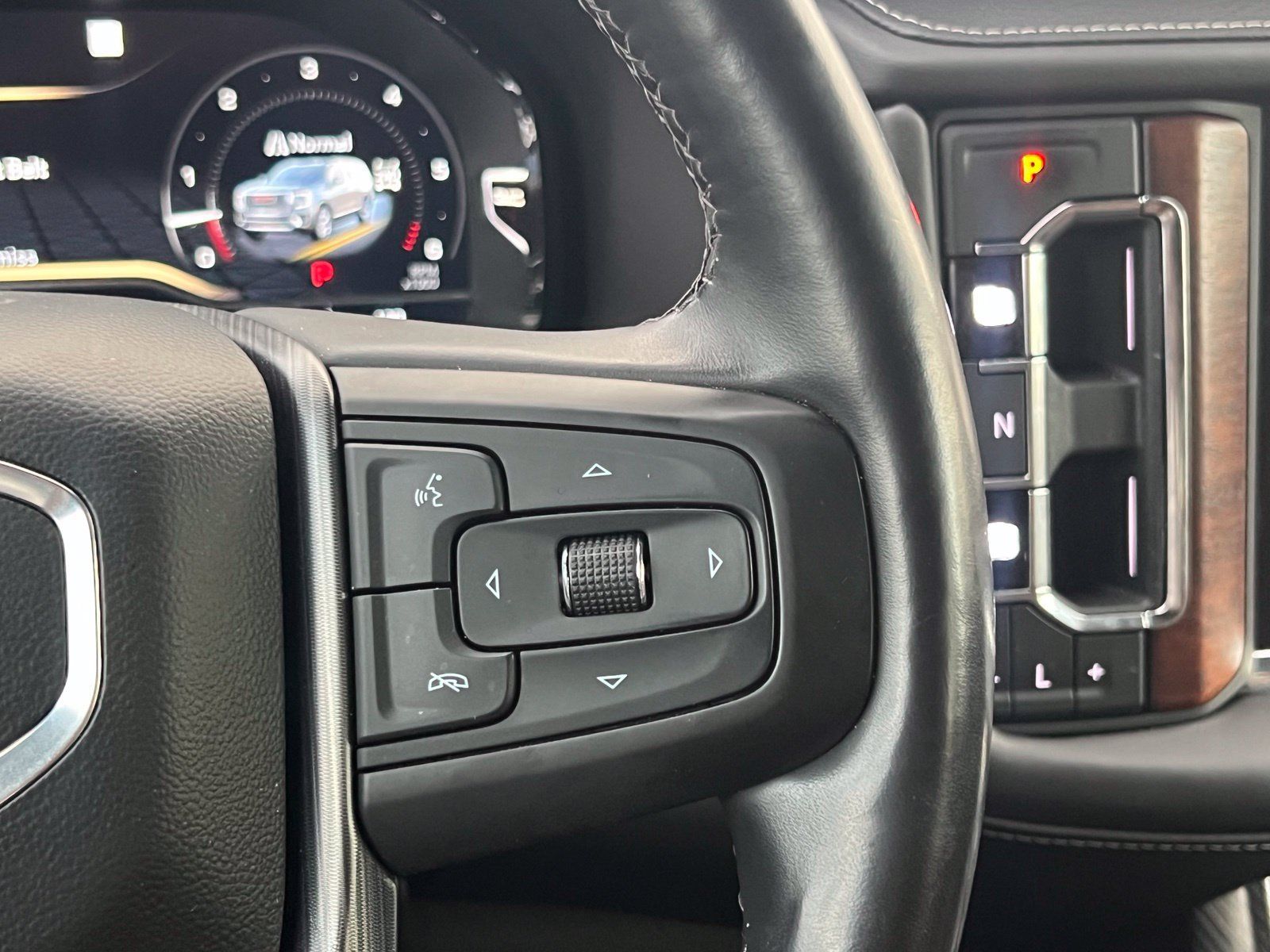 Used 2023 GMC Yukon XL Denali Ultimate AWD/4WD image 34