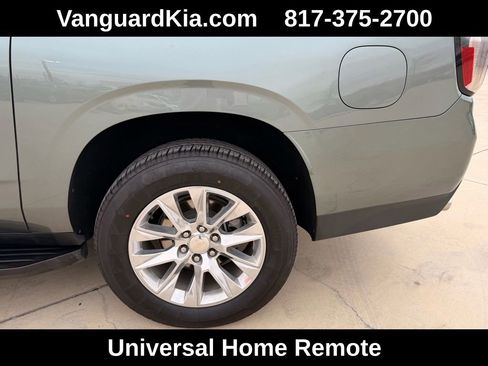 Used 2023 Chevrolet Suburban Premier image 9