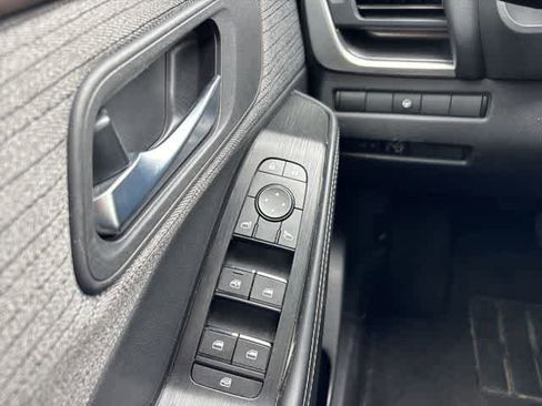 Used 2023 Nissan Rogue SV FWD image 22