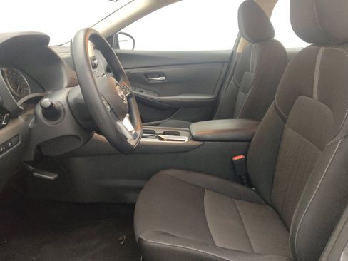 Used 2025 Nissan Sentra SV FWD image 17