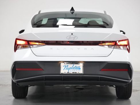 Used 2026 Hyundai Elantra SE FWD image 6
