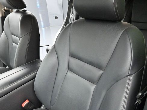 Used 2023 Nissan Rogue SL FWD image 16