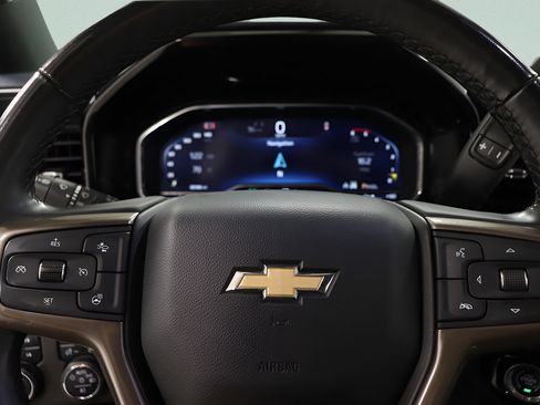 Used 2024 Chevrolet Silverado 2500 High Country w/ High Country Premium Package AWD/4WD image 13