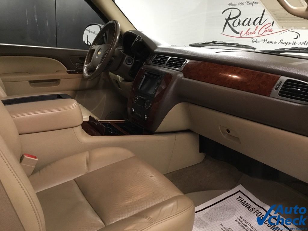 Used 2011 Chevrolet Avalanche LTZ AWD/4WD image 49