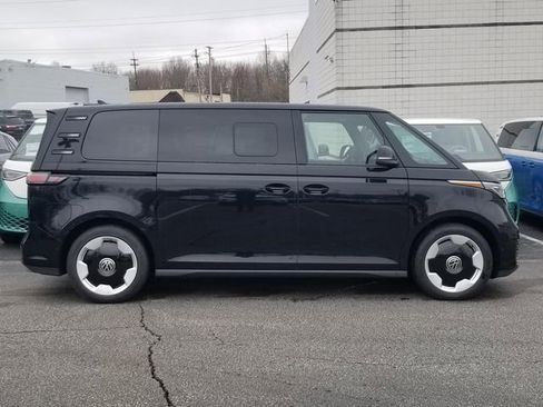 New 2025 Volkswagen ID. Buzz Pro S image 2