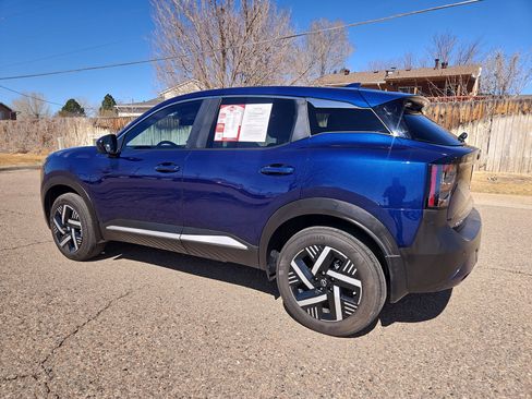 Used 2025 Nissan Kicks SV image 4