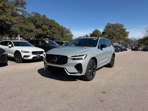 New 2026 Volvo XC60 B5 Core AWD/4WD image 2