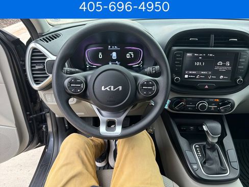 Used 2023 Kia Soul LX FWD image 16
