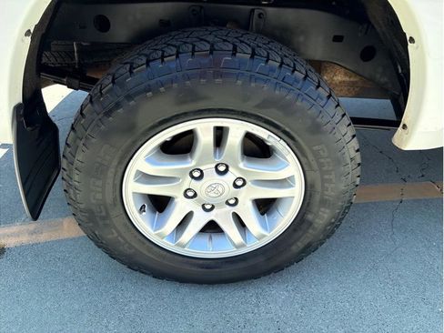 Used 2004 Toyota Tundra Limited image 18
