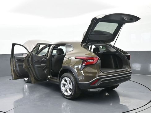 Used 2024 Chevrolet Trax LS w/ LS Convenience Package image 70