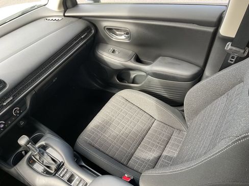 Used 2023 Honda HR-V LX image 17