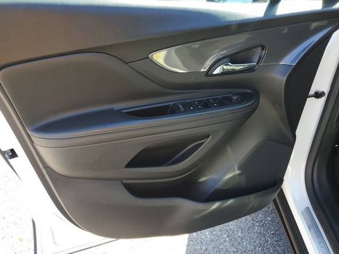 Used 2022 Buick Encore Preferred w/ Safety Package image 24