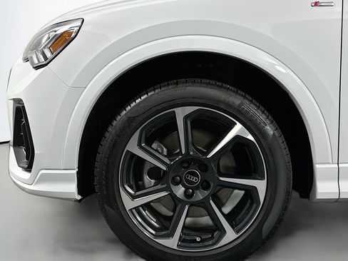 Used 2025 Audi Q3 2.0T Premium Plus w/ Premium Plus Package AWD/4WD image 12