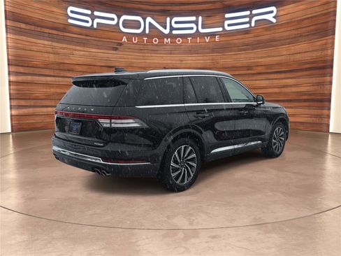 Used 2025 Lincoln Aviator AWD image 7