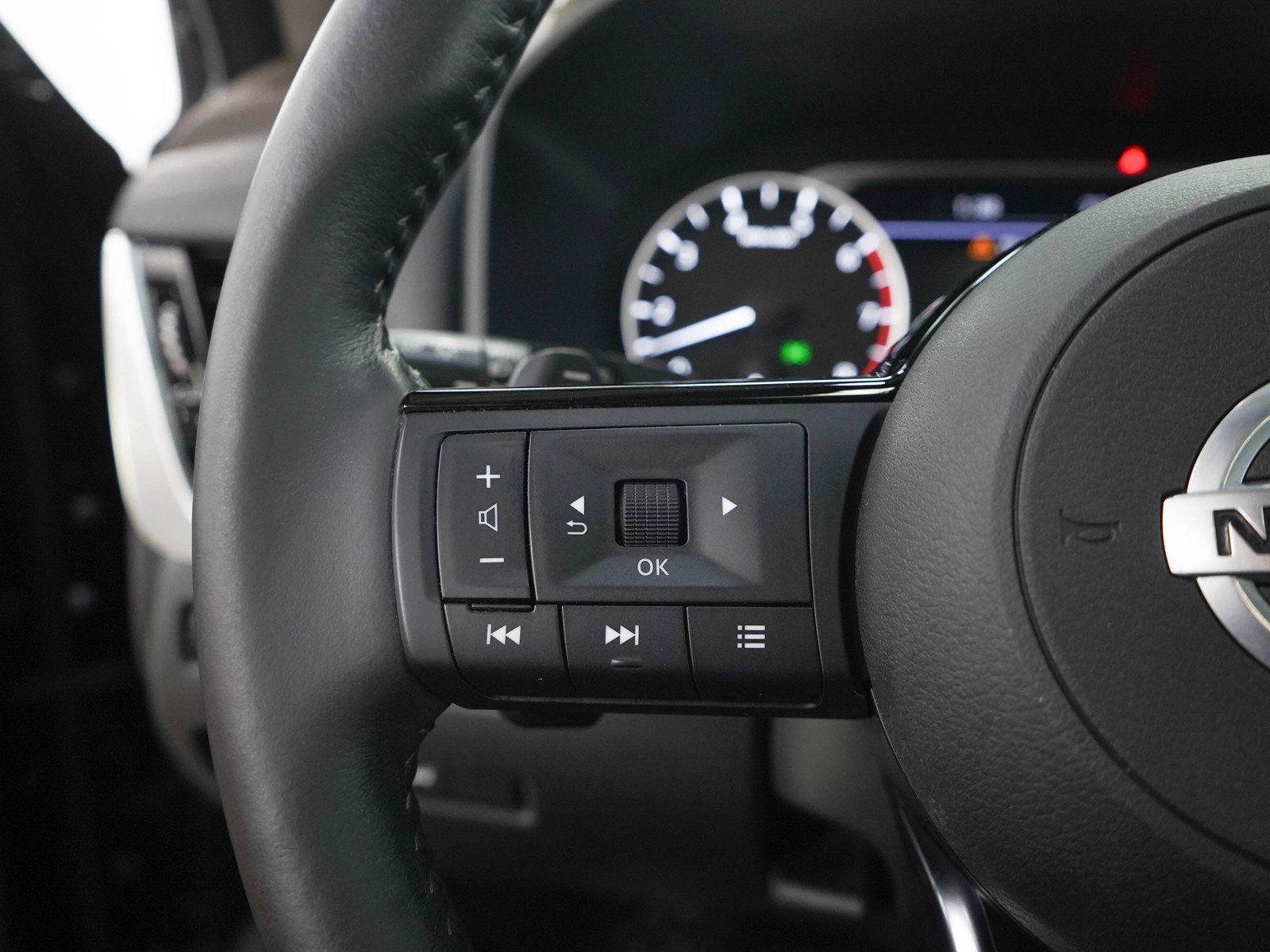 Used 2021 Nissan Rogue SL w/ Premium Package AWD/4WD image 26