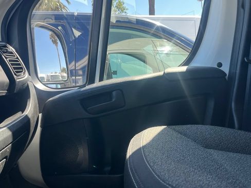 Used 2024 RAM ProMaster 2500 w/ Convenience Group FWD image 14