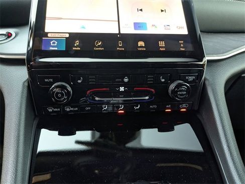 New 2025 Jeep Grand Cherokee L Limited image 21