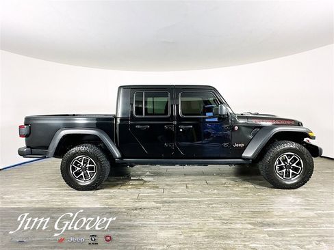 Used 2024 Jeep Gladiator Rubicon w/ Technology Group image 8