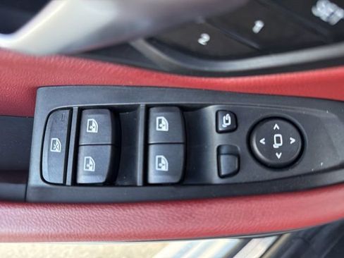 Used 2025 BMW 330i 330i w/ M Sport Package image 15