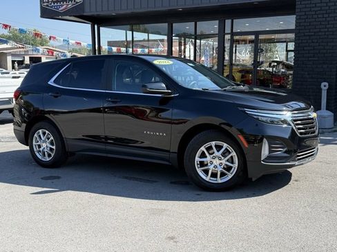 Used 2022 Chevrolet Equinox LT image 2