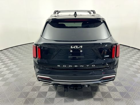 Used 2022 Kia Sorento S image 4