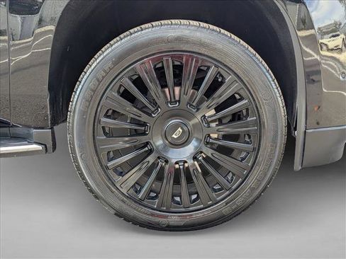 Used 2020 Cadillac Escalade Premium Luxury w/ Escalade Sport Edition image 25