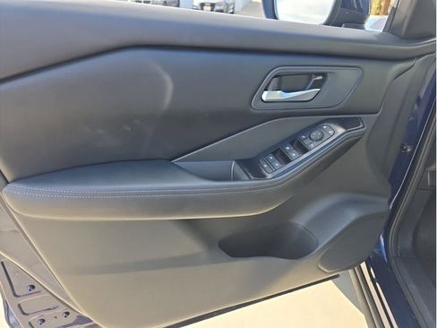 Used 2026 Nissan Rogue SV image 16