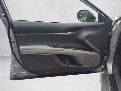 Used 2024 Toyota Camry LE image 11