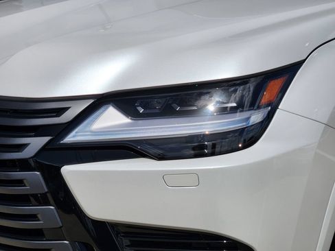 Used 2026 Lexus LX 600 4WD w/ Appearance Package image 9