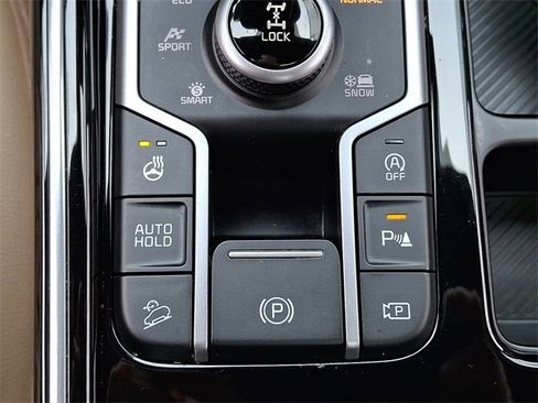 Certified 2025 Kia Sorento SX Prestige w/ Olive Brown Leather Package image 24