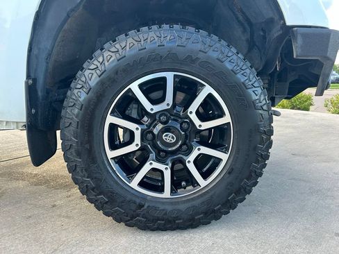 Used 2014 Toyota Tundra Limited w/ TRD Off Road Package AWD/4WD image 31