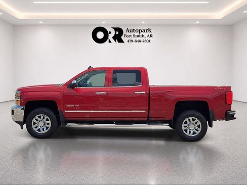 Used 2019 Chevrolet Silverado 2500 LTZ AWD/4WD image 3