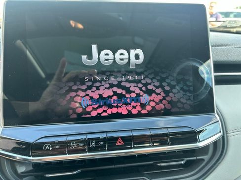 Used 2022 Jeep Compass Limited w/ Sun and Sound Group AWD/4WD image 18