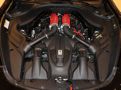 Certified 2025 Ferrari Roma Spider RWD image 98