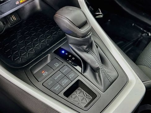 Certified 2023 Toyota RAV4 LE AWD/4WD image 15