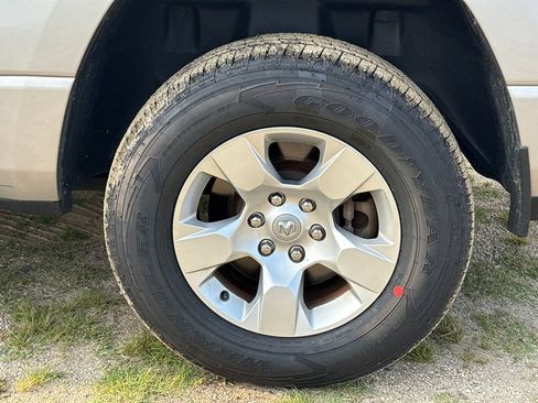 Used 2021 RAM 1500 Big Horn AWD/4WD image 16